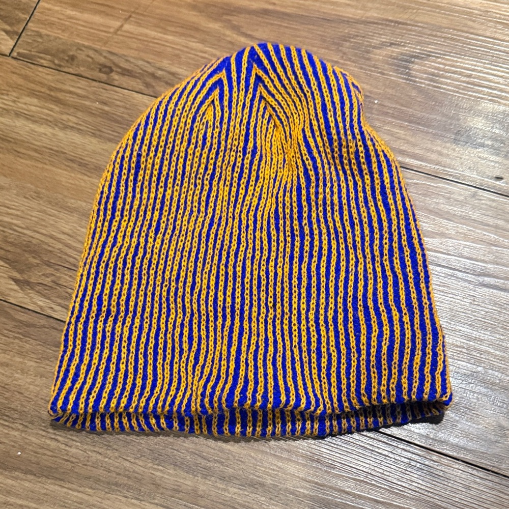 NWOT Shein beanie